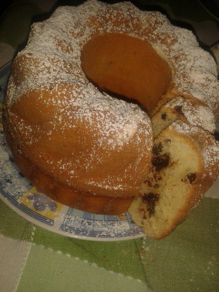 Ciambella con gocce di cioccolato