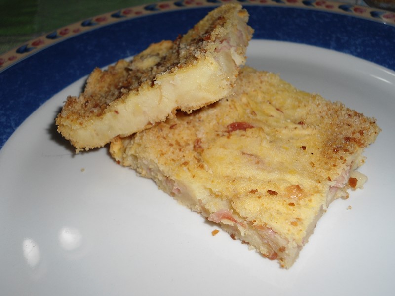 Torta di patate, prosciutto e mozzarella